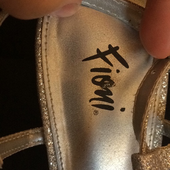 Silver heels - Picture 4 of 4